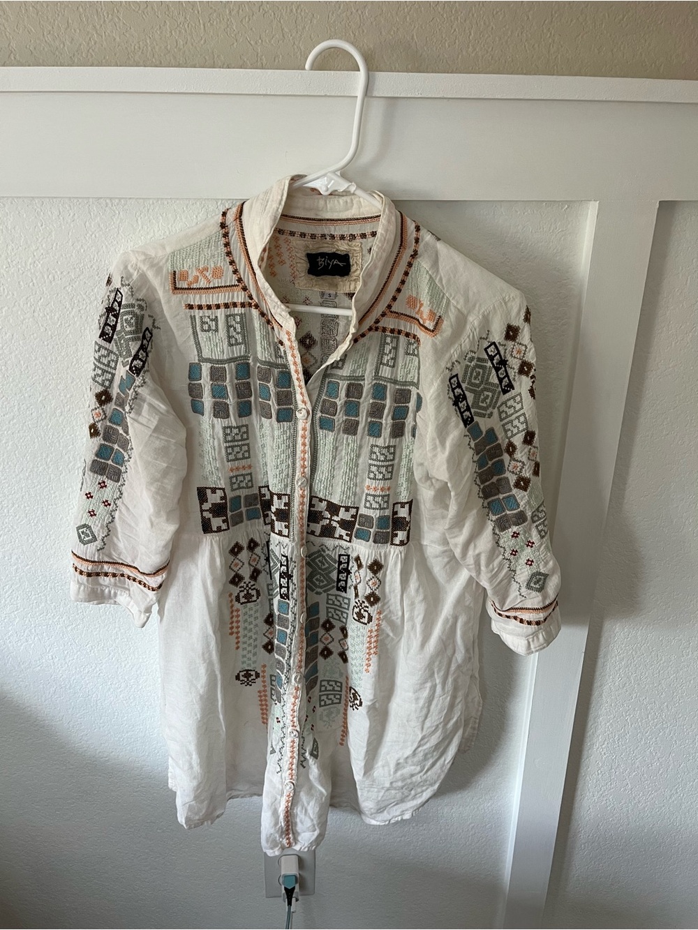 Johnny Was Biya Women's Small Embroidered Blouse.